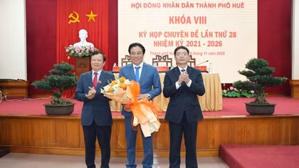 Nguyên Chủ tịch UBND tỉnh Khánh Hòa được bầu làm Chủ tịch UBND TP Huế