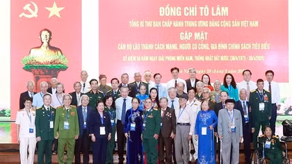 Tổng Bí thư Tô Lâm và lãnh đạo Đảng, Nhà nước gặp mặt, tri ân người có công khu vực miền Trung