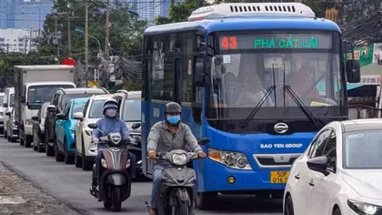 Dự án mở rộng hơn 2,3 km đường làm 10 năm chưa xong: Thiết kế để chồng lấn ranh hơn 2,2 ha?