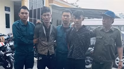Truy đuổi 40km bắt tên cướp dùng dao khống chế người đi đường