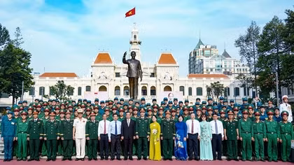TP Hồ Chí Minh báo công dâng Bác