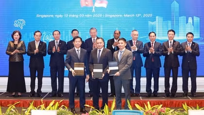 “Việt Nam - Điểm đến của kỷ nguyên khoa học công nghệ và hợp tác tài chính”