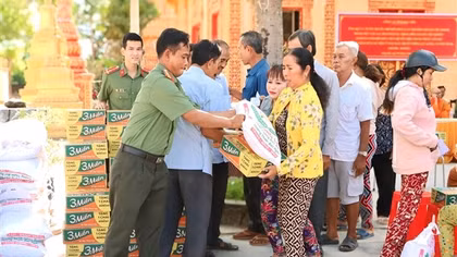 Để đồng bào Khmer Bạc Liêu đón Tết cổ truyền vui tươi, đầm ấm