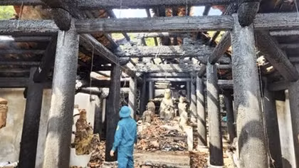 Di tích bị cháy, trách nhiệm thành... “mây khói”?