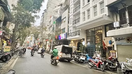 Hà Nội: Hạn chế xe trên 16 chỗ, phố cổ hết cảnh ùn tắc