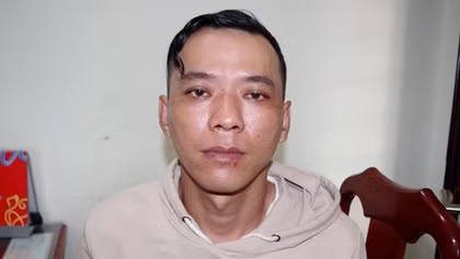 Tên cướp "nuốt không trôi" sợi dây chuyền của thiếu nữ