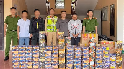 Nhồi gần 3,5 tạ pháo hoa trong 23 bao tải