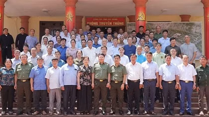 Phát huy vai trò người có uy tín với công tác bảo đảm ANTT ở cơ sở