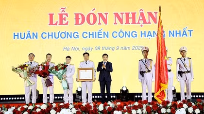Hải quan Việt Nam đón nhận Huân chương Chiến công hạng Nhất