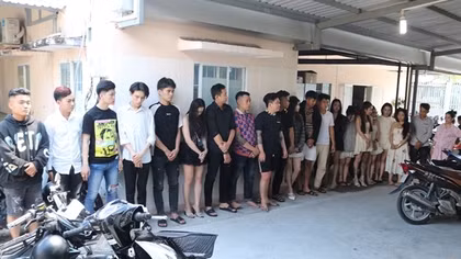25 nam nữ dương tính với ma túy tại tiệc sinh nhật