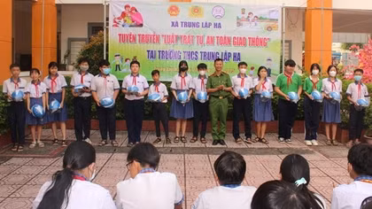 Những người “truyền lửa” ở cơ sở