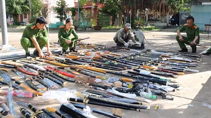 Vĩnh Long: Đẩy mạnh tuyên truyền, vận động người dân giao nộp vũ khí, vật liệu nổ