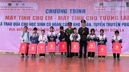 Món quà ý nghĩa được chuyển trao tới học sinh vùng cao Sơn La