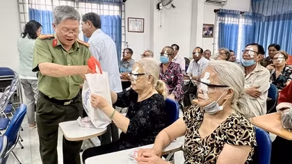 Mổ mắt miễn phí cho hội viên và thân nhân hội viên Hội Cựu CAND