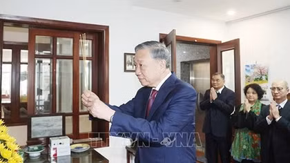 Tổng Bí thư Tô Lâm dâng hương tưởng niệm Thủ tướng Phạm Văn Đồng