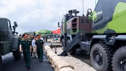 Nhiều khí tài công nghệ cao được Viettel trình diễn tại triển lãm lớn nhất từ trước tới nay