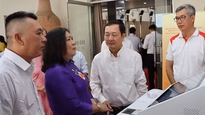 Đột phá phát triển khoa học, công nghệ, đổi mới sáng tạo và chuyển đổi số