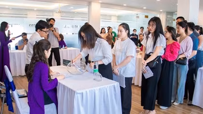 Người thu nhập thấp tại TP Huế phấn khởi khi được mua nhà ở xã hội