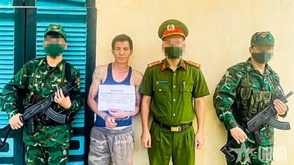 Bắt quả tang đối tượng mua bán trái phép ma túy, sử dụng tài liệu giả