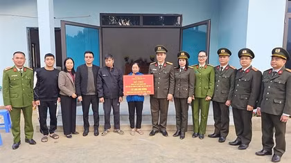 Khánh thành và bàn giao nhà ở cho người dân bị thiệt hại bởi cơn bão số 3