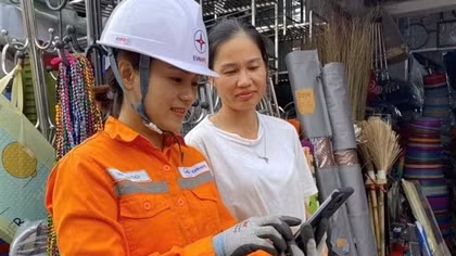 Sản lượng điện thương phẩm tháng 10 của EVNNPC đạt 9,19 tỷ kWh