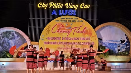 Gặp lại ở chợ phiên
