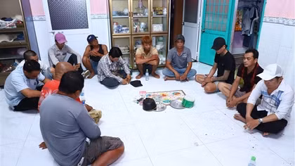 Triệt xóa điểm lắc bầu cua, tạm giữ 43 triệu đồng