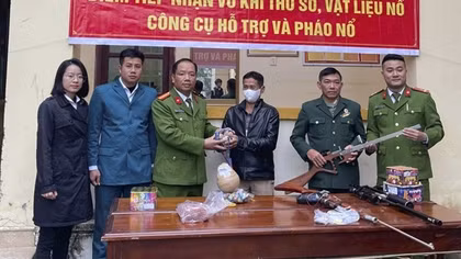 Công bố 35 thủ tục hành chính trong lĩnh vực quản lý vũ khí, vật liệu nổ, công cụ hỗ trợ