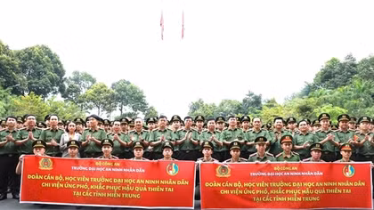 Hơn 100 cán bộ, giảng viên và học viên Trường Đại học ANND xuất quân hỗ trợ đồng bào vùng lũ miền Trung