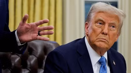 Ông Trump bất ngờ trì hoãn đòn thuế quan đối với Canada và Mexico