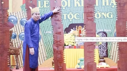 “Vũ trụ thiên văn” trên lịch cổ khắc thanh tre