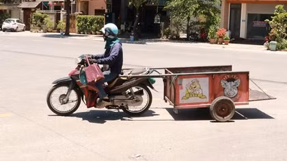 Sống giữa vùng rốn gió Lào