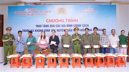 Cụm thi đua số 5 Bộ Công an về nguồn tại Khu di tích lịch sử quốc gia Hòn Đá Bạc