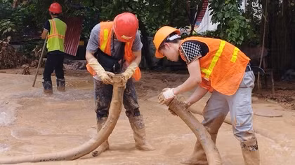 Hà Nội: Khắc phục xong hiện tượng bùn trào lên mặt đất khu vực ngõ Núi Trúc