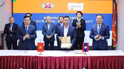 Hai đơn vị của TKV ký kết hợp đồng mua bán than với Lào, mở ra giai đoạn hợp tác mới