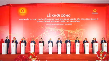 Thủ tướng Phạm Minh Chính nhấn nút khởi công siêu dự án tại Hải Phòng