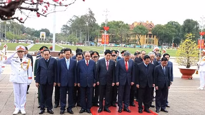 Lãnh đạo Đảng, Nhà nước vào Lăng viếng Bác nhân kỷ niệm 95 năm Ngày thành lập Đảng Cộng sản Việt Nam