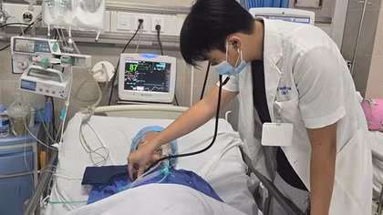 Cứu sống bà cụ uống nhầm thuốc cai nghiện của cháu