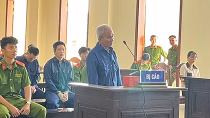 Tranh giành khách, tài xế xe ôm gây án mạng