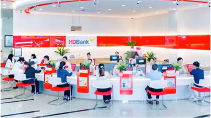 HDBank chốt quyền chia gần 30% cổ tức và cổ phiếu thưởng vào ngày cả nước khởi công, khánh thành 245 dự án lớn