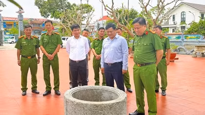 Thống cổ 300 năm trong đình làng bị đánh cắp như thế nào?