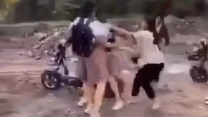 TP Hồ Chí Minh: Công an làm việc với nhóm đánh hội đồng nữ sinh