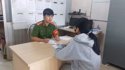 Nữ sinh viên bị lừa qua mạng mất 62 triệu đồng