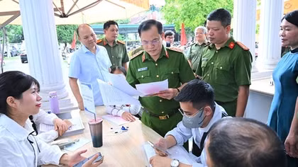 Thứ trưởng Nguyễn Văn Long kiểm tra công tác đảm bảo dịch vụ công tại Hà Nội và Phú Thọ