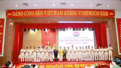 Công an Nghệ An tăng cường xây dựng lực lượng theo phương châm “tỉnh vững mạnh, toàn diện, xã bám cơ sở"