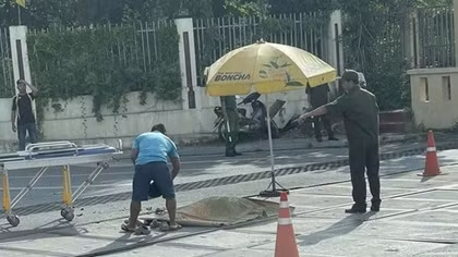 Nữ nhân viên đường sắt bị xe tải đâm tử nạn khi đang làm việc