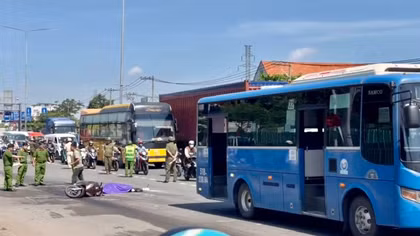 Va chạm với xe buýt, nữ sinh viên tử vong tại chỗ