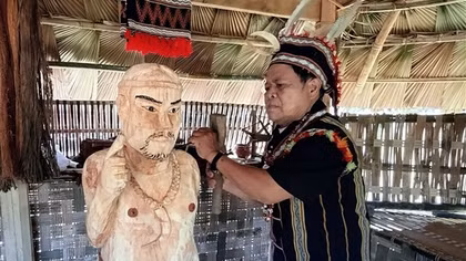 Người “truyền lửa” văn hóa truyền thống của đồng bào Cơ Tu