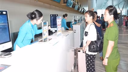 Triển khai ứng dụng nhận diện sinh trắc học tại Cảng hàng không quốc tế Tân Sơn Nhất