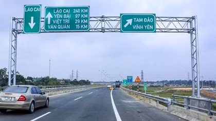 Nâng cấp, mở rộng lên 4 làn xe mặt đường cao tốc Nội Bài - Lào Cai
